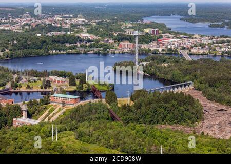 Kanada, Provinz Quebec, Mauricie Region, Stadt Shawinigan, Stadt der Energie am Saint-Maurice Fluss, Staudamm und Wasserkraftwerk (Luftaufnahme) Stockfoto