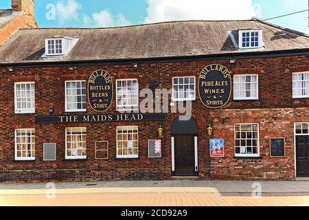 The Maids Head Pub im Tuesday Market Place in Kings Lynn an der Küste von Norfolk, Großbritannien Stockfoto