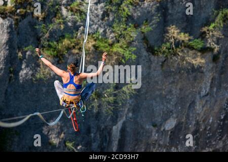 Frankreich, Ardeche, Berrias et Casteljau, Chassezac, Mazet Plage, Ardeche Slackline Treffen Stockfoto