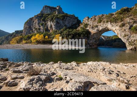 Frankreich, Ardeche, Vallon Pont d'Arc, Pont d'Arc Stockfoto