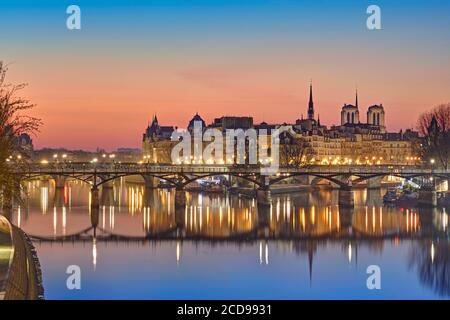 Frankreich, Paris, die Ufer der seine, die von der UNESCO zum Weltkulturerbe erklärt wurden, die pont des Arts (Kunstbrücke) und "le de la Cit"? (Stadtinsel) Stockfoto