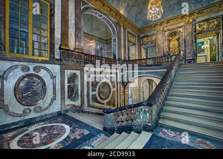 Frankreich, Yvelines, Versailles, Schloss Versailles, das von der UNESCO zum Weltkulturerbe erklärt wurde, die Treppe der Königin Stockfoto