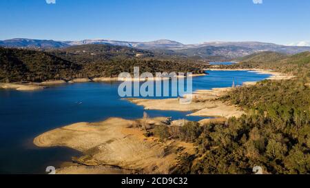 Frankreich, Var, Pays de Fayence, Tanneron, See Saint Cassian (Luftaufnahme) Stockfoto