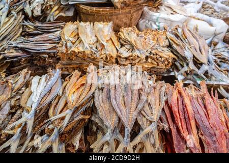 Myanmar (Burma), Mawlamyine (Moulmein), Markt, getrockneter Fisch Stockfoto