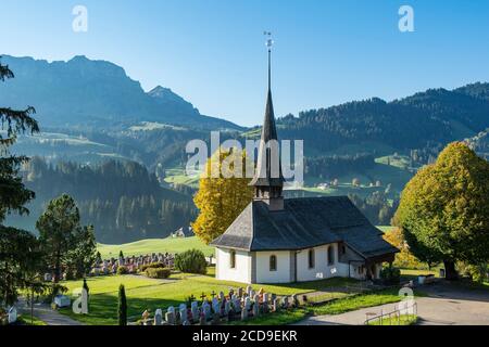 Schweiz, Kanton Bern, Emmental, Emmental, Kirche und Friedhof von Schangnau und Trogehorn Stockfoto