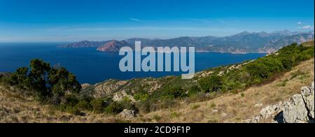 Frankreich, Corse du Sud, Porto, Golf von Porto UNESCO-Weltkulturerbe, Panoramablick vom Monte San Ghiabicu auf den Golf von Porto, Kap und monte Senino Stockfoto