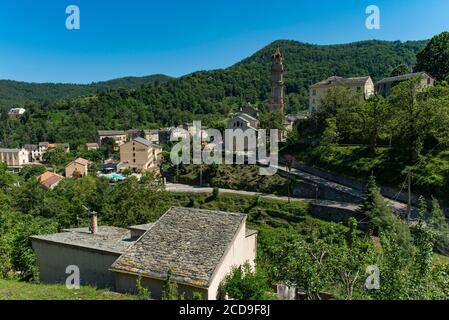 Frankreich, Haute Corse, Castanicia, regionaler Naturpark, das Dorf Porta und campanile Stockfoto