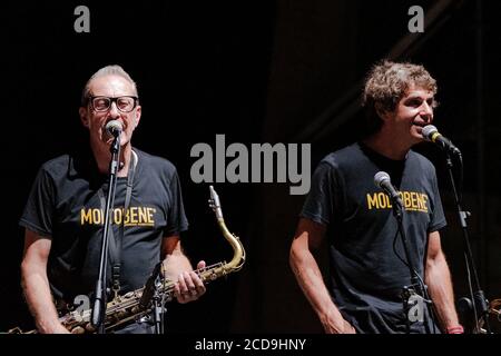 The Bluebeaters durante Lo Stato Sociale - Luccichini Dappertutto, Konzert in pesaro (pu), Italia, 22 agosto 2020 Stockfoto