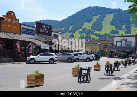 JACKSON HOLE, WY – 1. AUGUST 2020 – Blick auf die westliche Stadt Jackson Hole, Wyoming, USA. Stockfoto