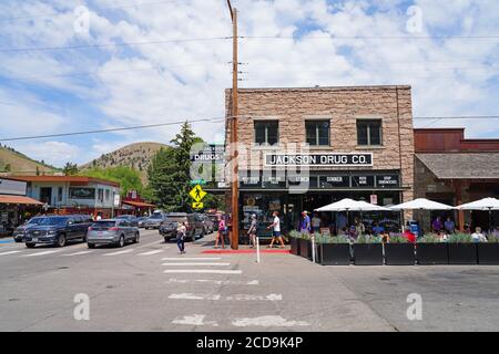 JACKSON HOLE, WY – 1. AUGUST 2020 – Blick auf die westliche Stadt Jackson Hole, Wyoming, USA. Stockfoto