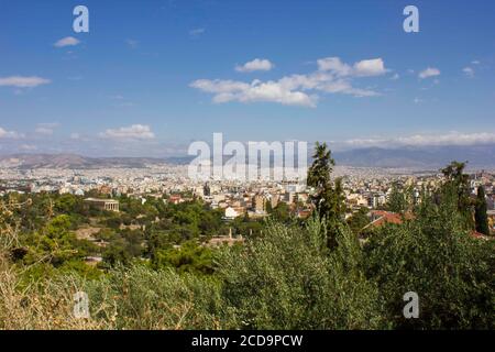 ATHEN, GRIECHENLAND - AUGUST 13 2016: Athen Stadtbild von seiner Akropole Stockfoto