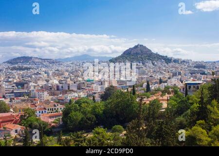 ATHEN, GRIECHENLAND - AUGUST 13 2016: Panoramablick auf die Stadt Athen und den Lycabettus von der Akropoli Stockfoto