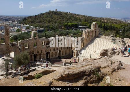 ATHEN, GRIECHENLAND - AUGUST 13 2016: Athen Stadtbild von seiner Akropolis Stockfoto