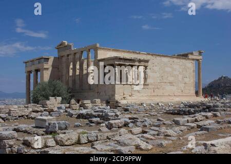 ATHEN, GRIECHENLAND - AUGUST 13 2016: Die berühmten Karyatiden der Akropolis von Athen Stockfoto