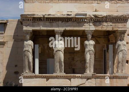 ATHEN, GRIECHENLAND - AUGUST 13 2016: ArchitekturNahaufnahme der Akropolis-Karyatiden Athens Stockfoto
