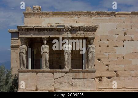 ATHEN, GRIECHENLAND - AUGUST 13 2016: ArchitekturNahaufnahme der Akropolis-Karyatiden Athens Stockfoto