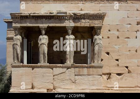 ATHEN, GRIECHENLAND - AUGUST 13 2016: ArchitekturNahaufnahme der Akropolis-Karyatiden Athens Stockfoto