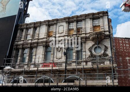 Historisches Wahrzeichen Gebäude hinter den Piccadilly Lights abgerissen. Stockfoto