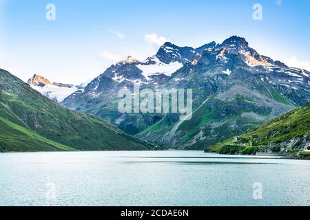 Vermunt Stausee In Den Bergen. Österreichische Alpen Reisehintergrund Stockfoto