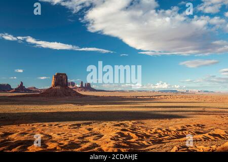 Sandstein-Buttes von Artist's Point Overlook, Monument Valley, Arizona und Utah Grenze USA Stockfoto