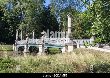 Chantilly Stadt mit seinen romantischen Parks, Schloss und Stallungen Stockfoto