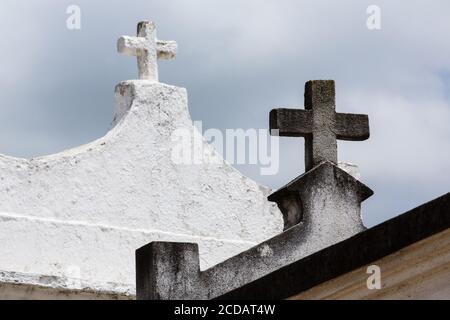 Architektonische Detail der Grabkrypten auf dem Friedhof von Chichicastenango, Guatemala. Stockfoto