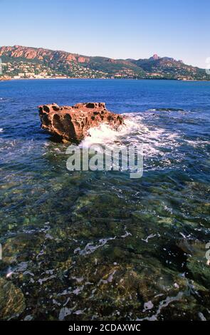 Meeresküste der Goldküste in Esterel Stockfoto