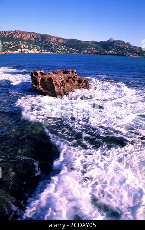 Meeresküste der Goldküste in Esterel Stockfoto