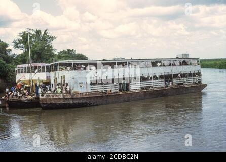 Südsudan. Nile River Personenverkehr. Fotografiert im September 1972. Stockfoto