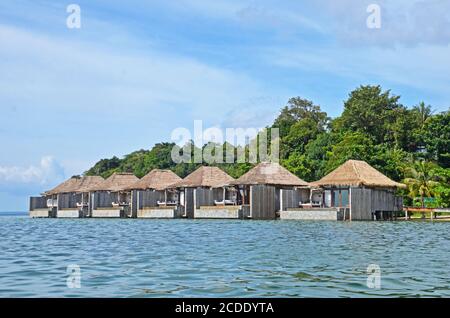 Überwasser-Villen im Song Saa privaten Inselresort, Kambodscha Stockfoto