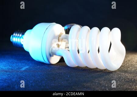 Nahaufnahme einer elektrischen Glühbirne Stockfoto