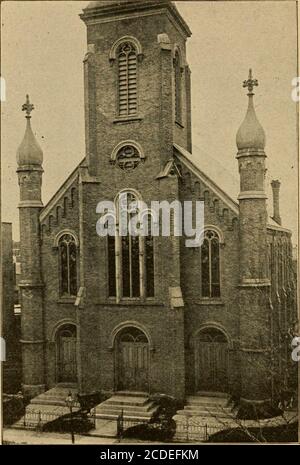 . Geschichte der ersten Presbyterianischen Kirche von Bellefontaine, Ohio, und die Ansprachen, die bei der Feier des fünfunddreißigsten Jahrestages des Pastorats von Pfarrer George L. Kalb, D.D gehalten wurden. ^ % H:^. i:- ^ &gt;?^^^^ ^ ^^ ^ ^ s V . s VX;. ERSTE PRESBYTERIANISCHE KIRCHE (ERRICHTET 1870) ^^VON fmce^^^ JUL 8 lOlf)OGIGAL StWN^V HISTORYhistoryoffirstpr00firs Stockfoto