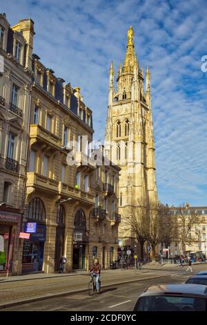 Bordeaux, Departement Gironde, Aquitanien, Frankreich. Die Gothic Tour Pey-Berland. Das historische Zentrum von Bordeaux ist ein UNESCO-Weltkulturerbe.
