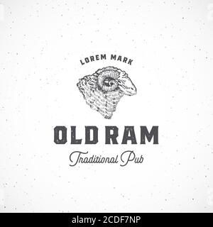 Old RAM Pub Abstraktes Vektorzeichen, Symbol oder Logo-Vorlage. Handgezeichnete RAM Head Sketch Silhouette mit Typografie und Shabby Texture. Vintage-Emblem. Stock Vektor