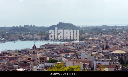 Panorama der Stadt Zakynthos und der umliegenden Bucht Stockfoto