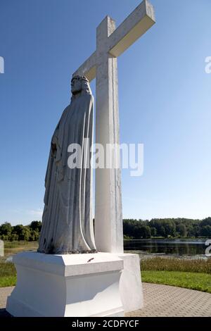 Statue von Jesus Christus am Kreuz in der Basilika Aglona in der lettischen Region Latgale. Typischerweise zieht die Basilika 300,000 römisch-katholische Pilger an Stockfoto