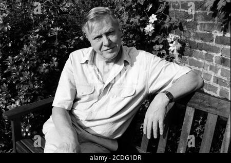 David Attenborough Portrait in seinem Haus in Richmond, Surrey. 23. August 1991. Foto: Neil Turner Stockfoto