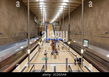 Leipzig, Deutschland - 19. August 2020: S-Bahn Leipzig City-Tunnel Bahnhof Markt S-Bahn in Deutschland. Stockfoto