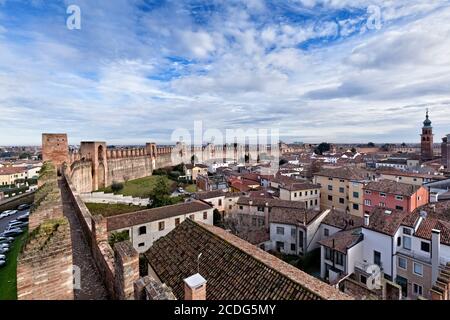 Die Stadt Cittadella mit seinem mittelalterlichen befestigten Umfang. Provinz Padua, Venetien, Italien, Europa. Stockfoto