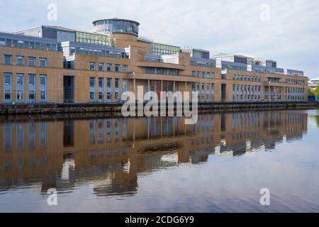 Scottish Government Building am Victoria Quay vom Ocean Drive aus gesehen in Leith, Edinburgh, Schottland, Großbritannien Stockfoto