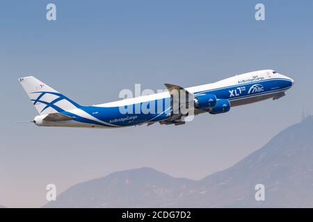 Hongkong, China - 20. September 2019: AirBridgeCargo Boeing 747-8F am Flughafen Hongkong (HKG) in China. Boeing ist ein amerikanischer Flugzeughersteller Stockfoto