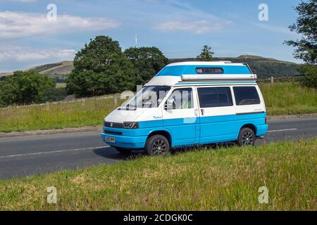 1992 90er Jahre blau weiß VW Volkswagen Trident Auto-Sleeper POP Top Caddy, 2370 ccm Transporter, Wohnmobil, Diesel Kombi, Kombi, Wohnmobil, Wohnmobil-Umbau, Vee Dub, Umbauten, Mikrobus, Bus, Wohnmobile, VW-Transporter, Volkswagen Wohnmobile Stockfoto