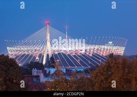 Nachtansicht des Nationalstadions in Warschau, Polen Stockfoto