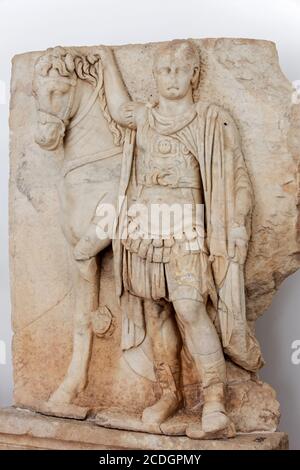 Kunstwerk im Museum der Aphrodisias Sevgi Gönül Halle, Gegenstände aus der sebasteion Struktur Stockfoto