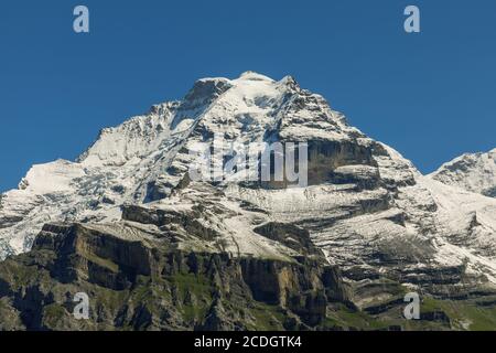 Atemberaubende Schweizer Berggipfel Jungfrau, von Allmendhubel, Lauterbrunnen, Berner Oberland, Schweiz, Europa aus gesehen. Stockfoto