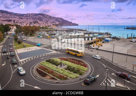 Portugal, Madeira, Funchal, Blick Richtung Hafen Stockfoto