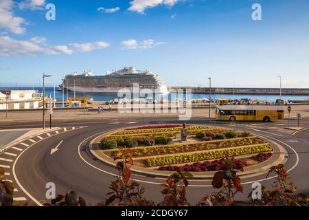 Portugal, Madeira, Funchal, Blick Richtung Hafen Stockfoto