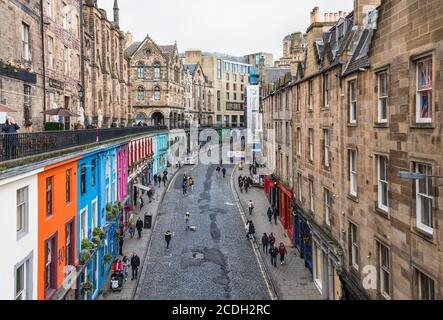 Victoria Street, erbaut 1829-1834, eine der berühmtesten Straßen in Edinburgh, Schottland Stockfoto