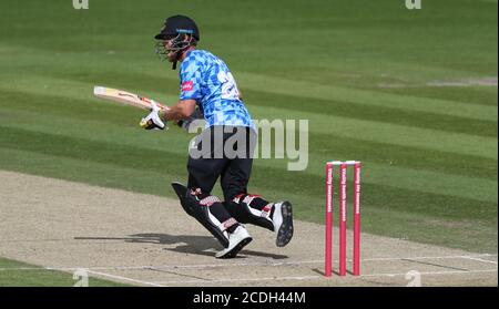 Hove, Großbritannien. August 2020. Sussex's Phil Salt beim Vitality Blast T20 Match zwischen Sussex Sharks und Surrey auf dem 1st Central County Ground, Hove Credit: James Boardman/Alamy Live News Stockfoto