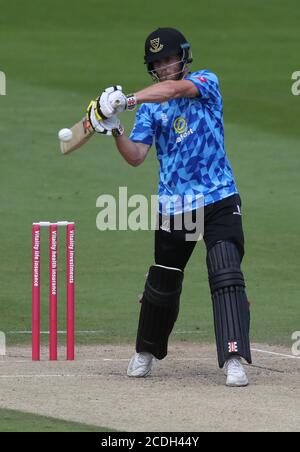 Hove, Großbritannien. August 2020. Sussex's Phil Salt beim Vitality Blast T20 Match zwischen Sussex Sharks und Surrey auf dem 1st Central County Ground, Hove Credit: James Boardman/Alamy Live News Stockfoto